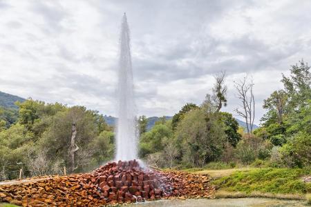 Geysire in Deutschland? Ja, die gibt es. Der Geysir Andernach ist mit 60 Metern Auswurfhöhe sogar der größte Kaltwassergeysi...