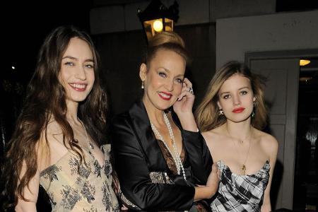 Jerry Hall und ihre beiden Töchter Elizabeth und Georgia May Jagger. Viel mehr Schönheit in einer Familie geht wohl nicht.