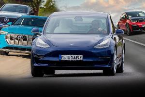 E-Zulassungen verdreifachen sich, Tesla ganz vorne