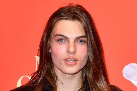 Damian Hurley erinnert an seinen verstorbenen Vater Steve Bing.