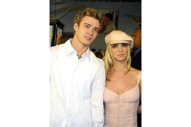 ...die Frisur von ihren ehemaligen Liebsten Justin Timberlake und Britneys Mütze wohl eher verraten, dass wir gerade die Jah...