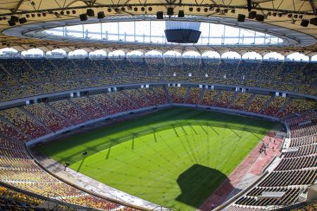 Das Nationalstadion in Bukarest wurde 2011 eröffnet. Vollbesetzt sind die 55.600 Plätze während der drei Vorrundenspiele sow...