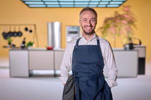 "Böhmi brutzelt": Jan Böhmermann bekommt eigene Kochshow