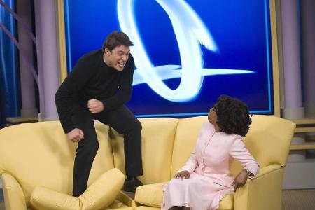 Selten sah man US-Talkerin Oprah Winfrey (63) so hilflos in ihrer Show: Tom Cruise (55) hüpfte während eines Interviews 2005...