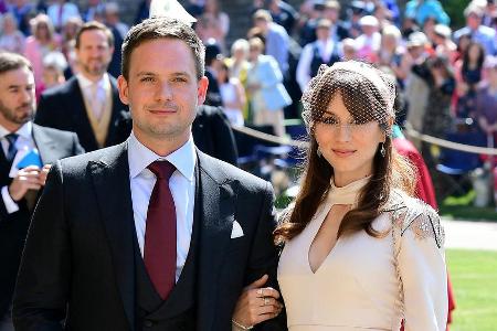 Patrick J. Adams und Troian Bellisario auf der Hochzeit seiner ehemaligen Patrick J. Adams und Troian Bellisario auf der Hochzeit seiner ehemaligen