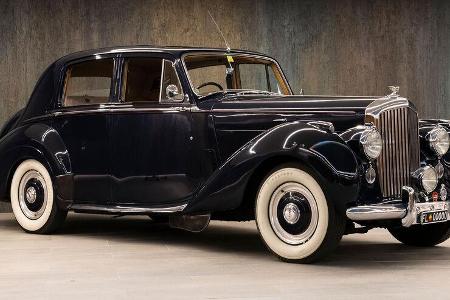 Bentley R-Type Saloon (1953).