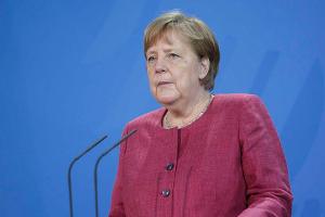 Angela Merkel drückt dem DFB-Team für die EM die Daumen