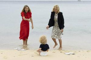 Carrie Johnson und Jill Biden: Die First Ladys beim Strandbesuch