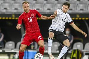 DFB-Team posiert für Mannschaftsfoto - Hofmann fehlt beim Training