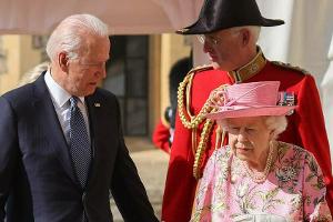 Joe Biden: "Die Queen erinnert mich an meine Mutter"