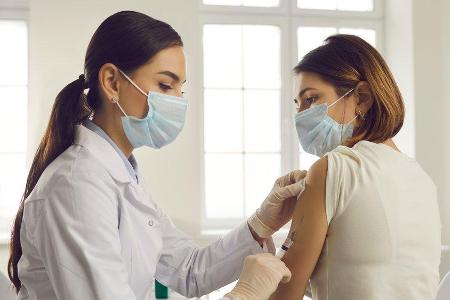 Mit einigen Lebensmitteln kann man sein Immunsystem vor der Impfung stärken Mit einigen Lebensmitteln kann man sein Immunsystem vor der Impfung stärken
