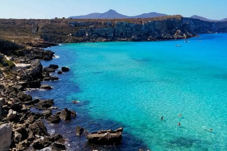 Auf der Suche nach Südseefeeling in Italien? Dann sind Sie auf der Insel Favignana vor der Küste Siziliens genau richtig. Am...