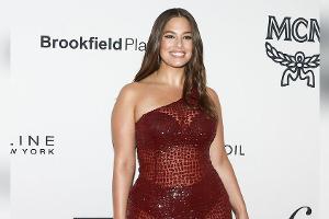 Ashley Graham wirbt nackt für Body Positivity