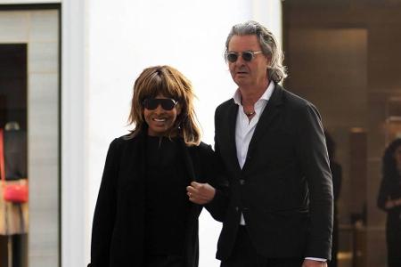Noch länger sind diese beiden zusammen: 1985, also vor 32 Jahren, lernte Tina Turner (77, 