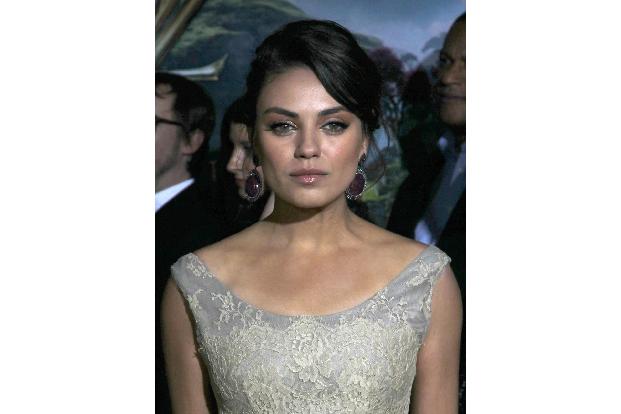 003 Mila Kunis FayesVision WENN wenn20132448.jpg