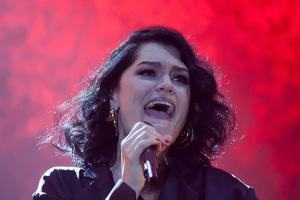 Jessie J leidet unter starken Schmerzen