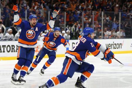 NHL: Islanders erzwingen Entscheidungsspiel gegen Meister Tampa Bay