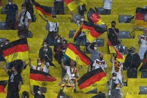 Weltärztebund-Chef warnt Deutschland-Fans vor England-Reise
