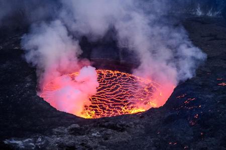 Der 3.470 Meter hohe Stratovulkan Nyiragongo ist einer der acht Virunga-Vulkane, die zum ostafrikanischen Grabenbruch gehöre...