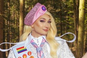 Dragqueen Candy Crash braucht immer eine "Notfallration Glitzer"