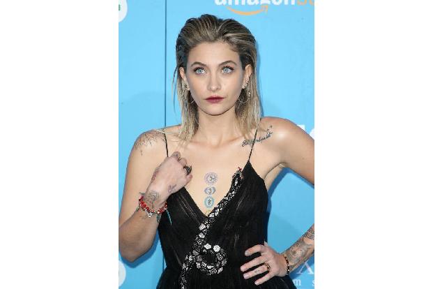 ...Paris Jackson, die Schauspielerin und Tochter von Michael Jackson, die zu ihrer Bisexualität steht. Bisher hieß es, sie u...
