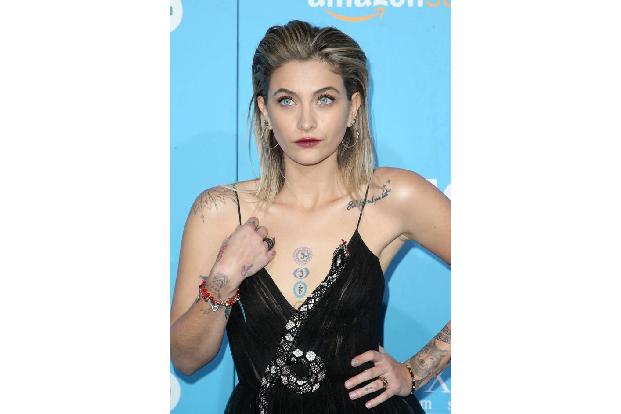 ...Paris Jackson, die Schauspielerin und Tochter von Michael Jackson, die zu ihrer Bisexualität steht. Bisher hieß es, sie u...