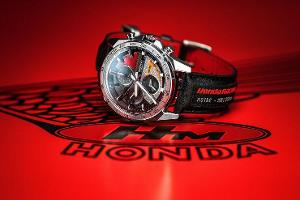 Sportlicher F1-Chronograph zu gewinnen!
