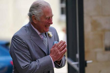 Prinz Charles bestens gelaunt bei seinem Besuch in Oxford