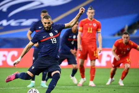 Rückkehrer Benzema verschießt Elfmeter - Frankreich schlägt Wales