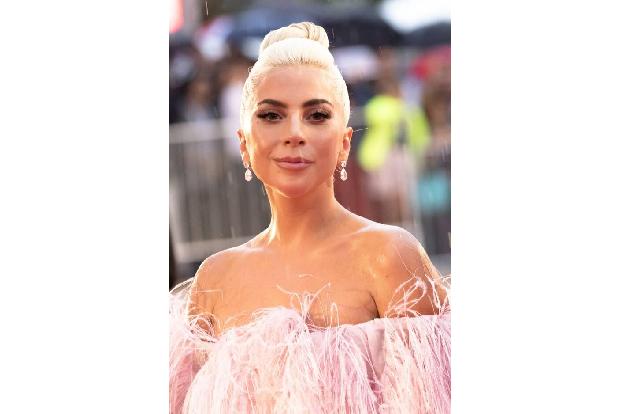 Ihr Anfang war aber schwer: Zu Beginn ihrer Karriere wurde Lady Gaga immer wieder von Reportern mit Amy Winehouse verwechsel...