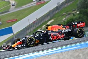 Auftakt in Spielberg: Verstappen distanziert Hamilton deutlich