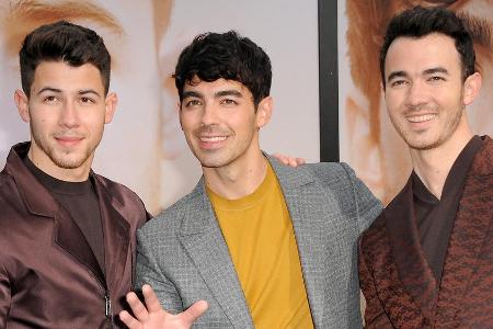 Die Jonas Brothers 2019 auf dem roten Teppich (v.l.): Kevin Jonas, Joe Jonas und Nick Jonas.