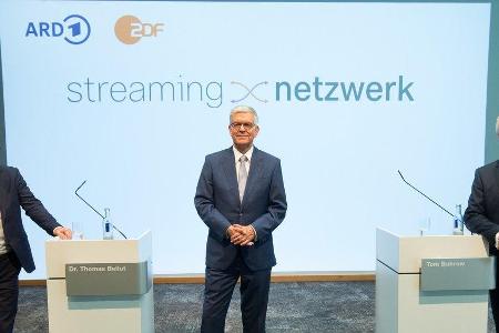 SWR-Intendant Prof. Kai Gniffke, ZDF-Intendant Dr. Thomas Bellut und der ARD-Vorsitzende Tom Buhrow (v.l.) stellten das Konz... SWR-Intendant Prof. Kai Gniffke, ZDF-Intendant Dr. Thomas Bellut und der ARD-Vorsitzende Tom Buhrow (v.l.) stellten das Konz...