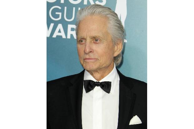 Michael Douglas gab 2010 bekannt, an Kehlkopfkrebs erkrankt zu sein. Drei Jahre später räumte er aber ein, dass er an dem we...