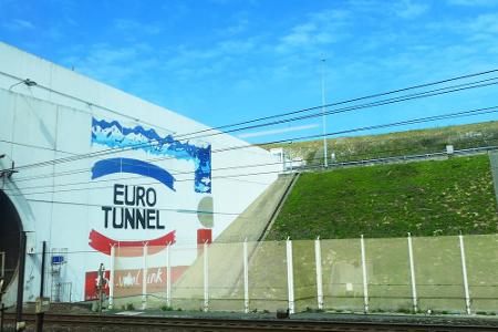 Zu den Architektonischen Weltwundern der Moderne zählt der Eurotunnel, der Frankreich und Großbritannien verbindet und unter...