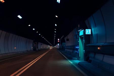 Eine direkte Verbindung zwischen Italien und Frankreich bietet der Mont-Blanc-Tunnel. Jährlich nutzen fast zwei Millionen Au...