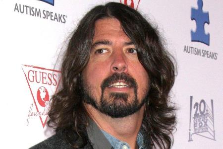 Dave Grohl tanzt gerne zu einem bestimmten ABBA-Song. Dave Grohl tanzt gerne zu einem bestimmten ABBA-Song.
