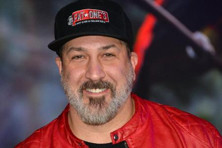 Weitere Musiker schreckten nicht davor zurück, sich in der Talent-Show zu messen: Das ehemalige NSYNC-Mitglied Joey Fatone (...