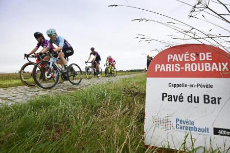 Paris-Roubaix: Zeitfahr-Olympiasiegerin van Vleuten erleidet Schambeinbruch Paris-Roubaix: Zeitfahr-Olympiasiegerin van Vleuten erleidet Schambeinbruch