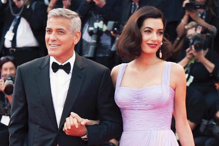 Kurz nach der Geburt der Zwillinge legt Amal Clooney erneut einen prinzessinnengleichen Auftritt hin