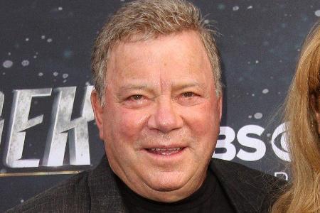 Schauspieler William Shatner muss sich für seinen Weltraum-Trip noch gedulden. Schauspieler William Shatner muss sich für seinen Weltraum-Trip noch gedulden.