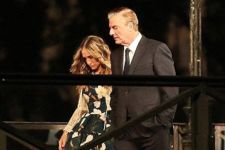 Sarah Jessica Parker und Chris Noth während eines Drehs in Paris.