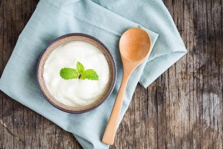 Joghurt versorgt den Körper zwar mit gesundem Kalzium, macht aber leider nicht wirklich satt. Vor allem gekaufte Fruchtjoghu...