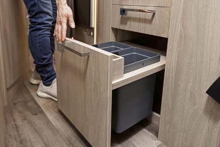 Kabe Crown i 760 LGB (2022)