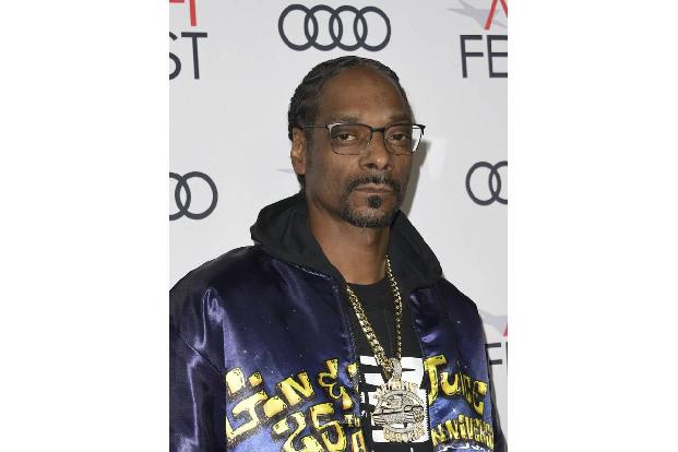 ...Snoop Dogg ist für seine Liebe zu Marihuana mittlerweile bekannter als für seine Musik. Schon 2013 brachte er den Gras-Va...