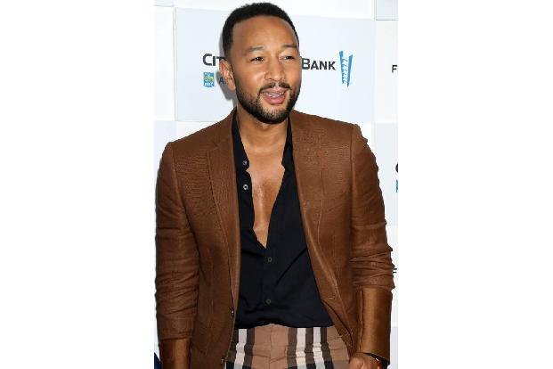 Sänger John Legend hat in Hora x Poosh investiert, eine Firma, die Gummibärchen verkauft mit CBD als Zusatzstoff. Mit Gwynet...