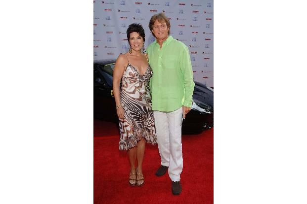 ...Bruce und Kris Jenner hielten es 24 Jahre miteinander aus. Sie ließen sich 2014 scheiden, ein Jahr bevor Bruce sich als T...