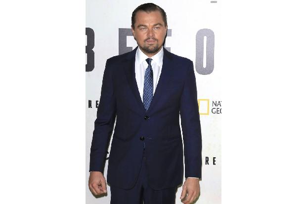 ...war der Überlebenskampf von Leonardo DiCaprio, der in Südafrika Urlaub machte und in einem Käfig mit Haien schwimmen woll...