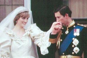 Charles und Diana: Ein Stück ihrer Hochzeitstorte wird versteigert