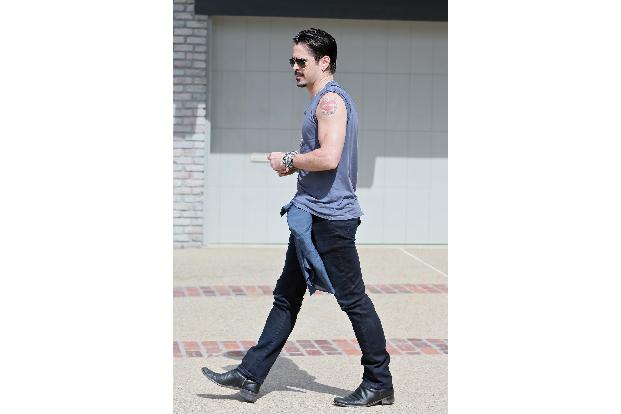 0005 Colin Farrell STS WEN wenn20392957 Herztattoo.jpg